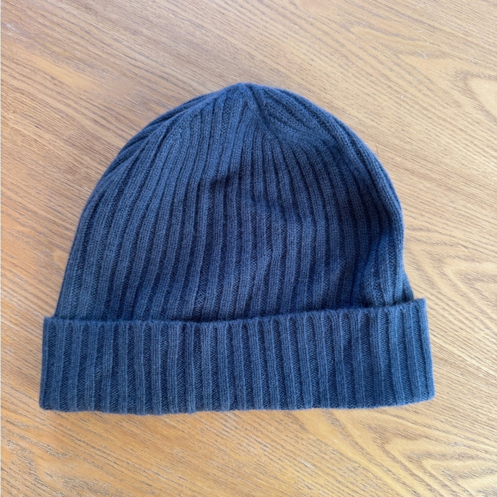 NWT Bloomingdales Mens Ribbed Cashmere Beanie Hat